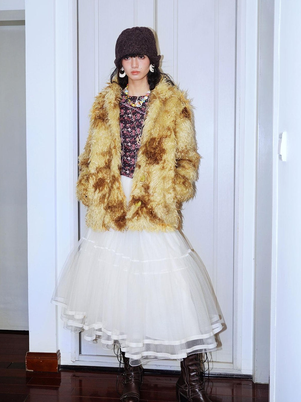 badtaste Dark Western Vintage Stand Collar Cropped Button Women's Plush Faux Fur Coats