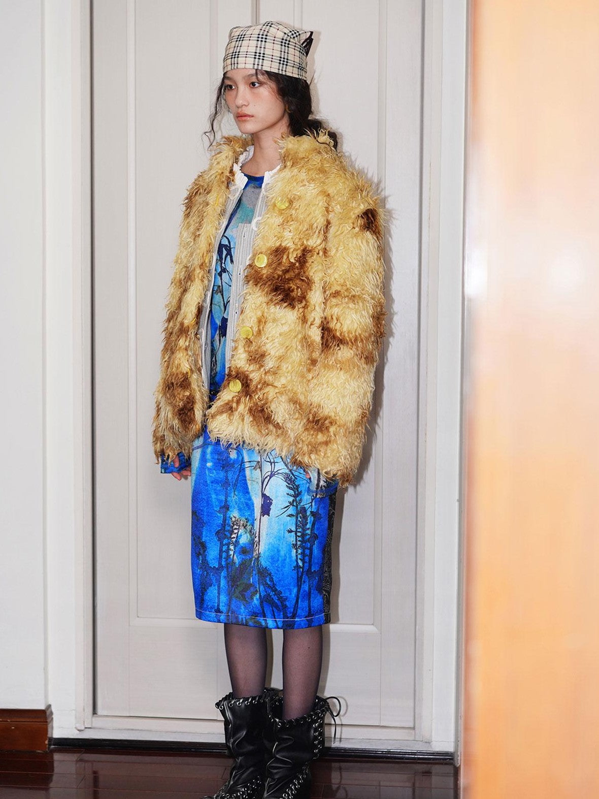 badtaste Dark Western Vintage Stand Collar Cropped Button Women's Plush Faux Fur Coats