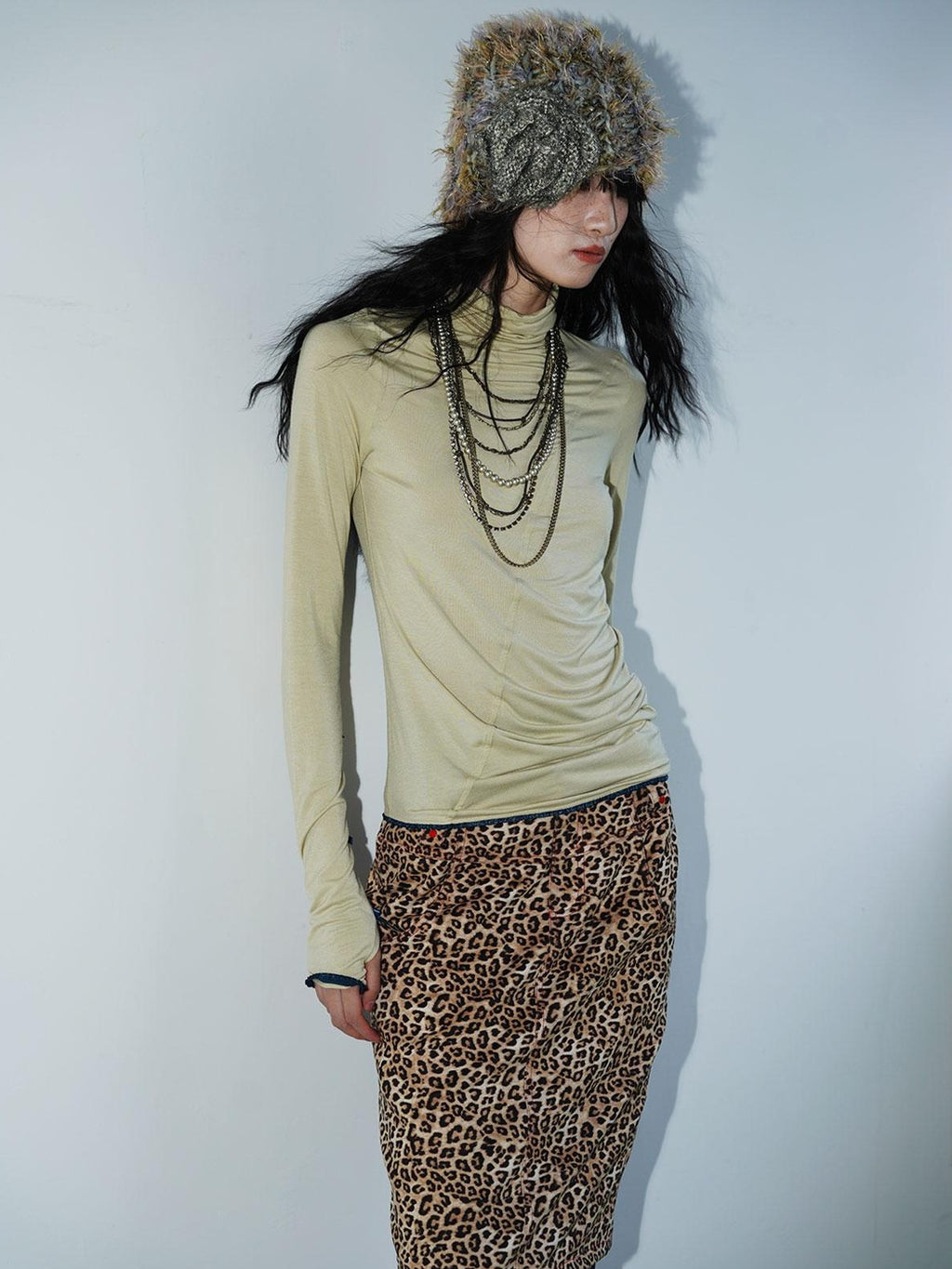 badtaste Leopard Embroidered Slim Split Low Waist Women's Suede Pencil Skirts