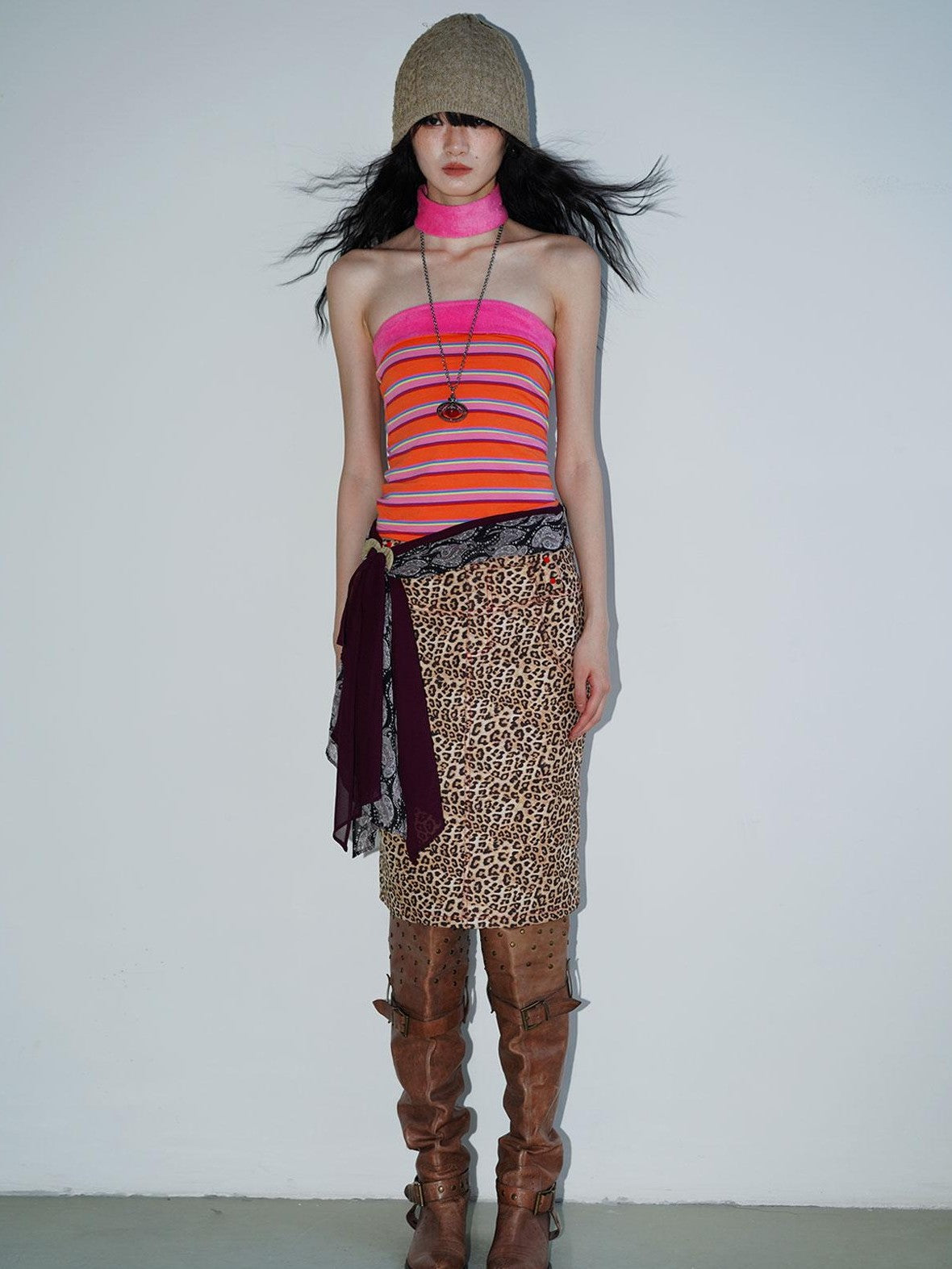 badtaste Leopard Embroidered Slim Split Low Waist Women's Suede Pencil Skirts