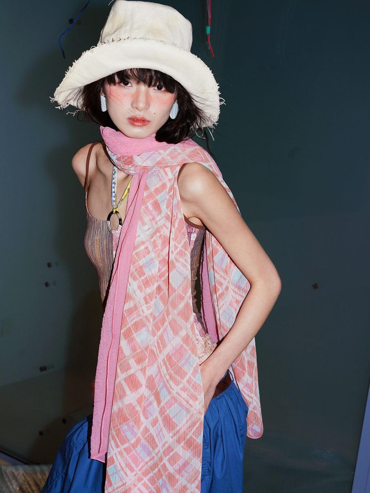 badtaste Oversized Checked Colorblock Pleated Semi Sheer Women's Silk Scarves & Shawls