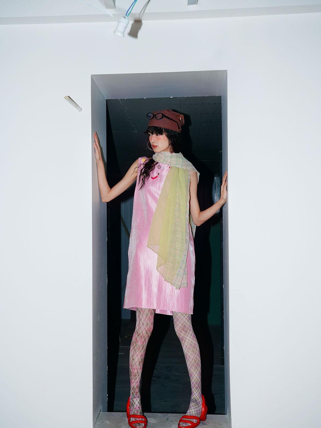 badtaste Oversized Checked Colorblock Pleated Semi Sheer Women's Silk Scarves & Shawls