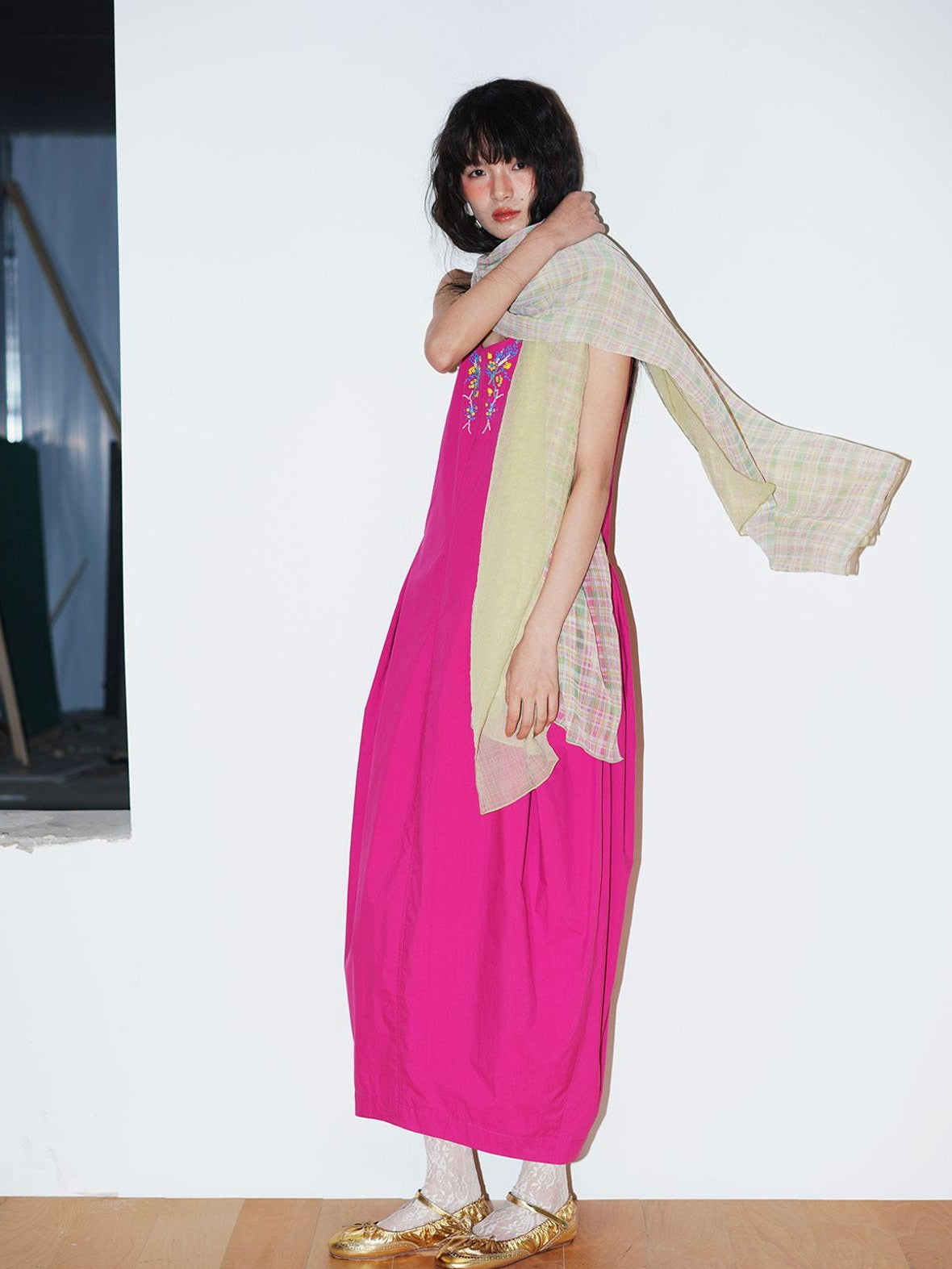 badtaste Oversized Checked Colorblock Pleated Semi Sheer Women's Silk Scarves & Shawls