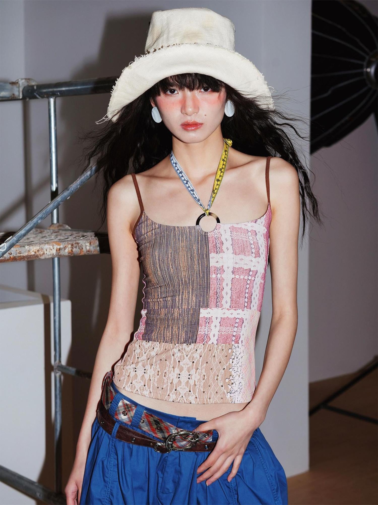badtaste Pink Retro Print Halter Multiway U Neck Slim Fit Women's Camisoles