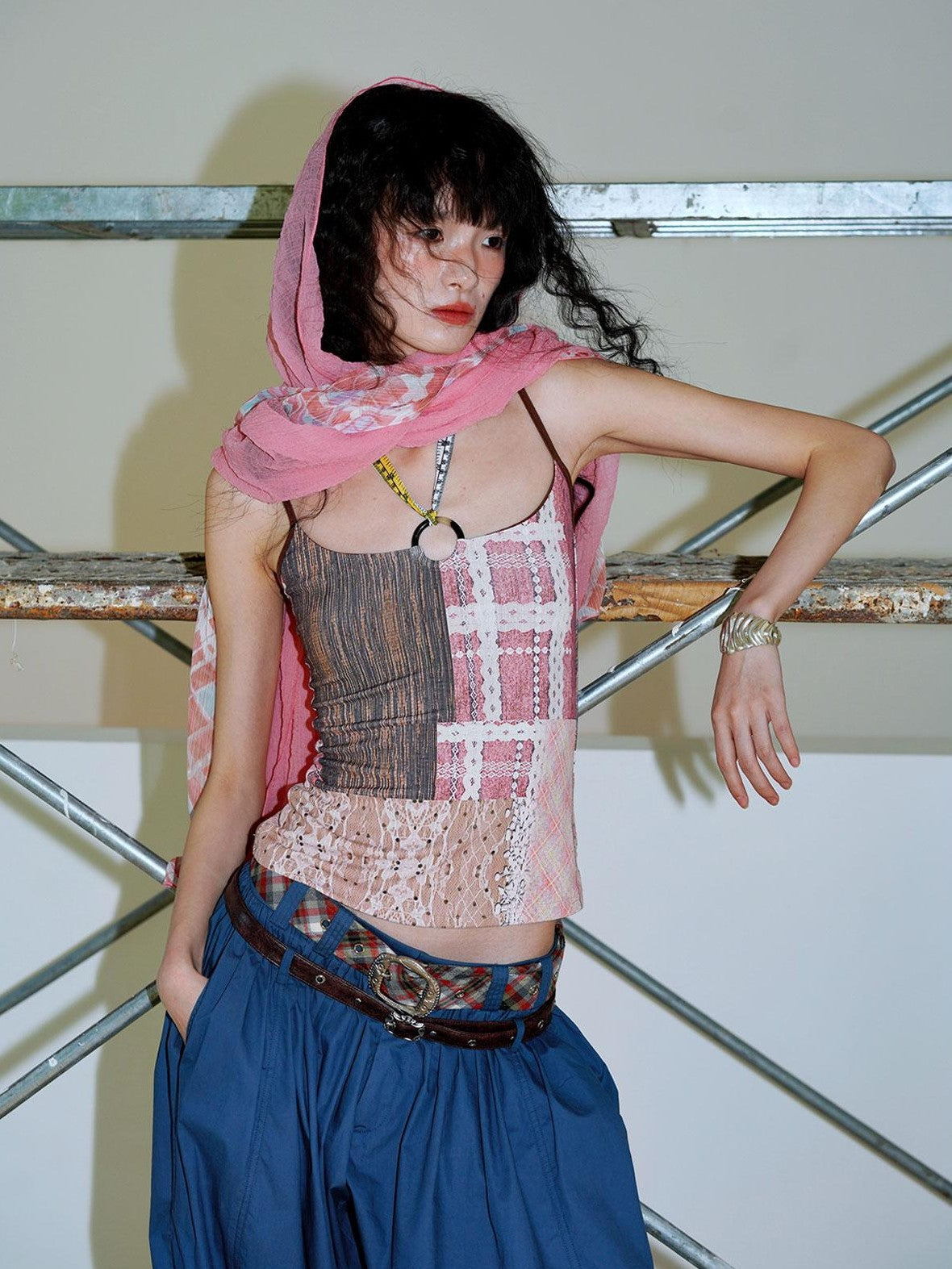 badtaste Pink Retro Print Halter Multiway U Neck Slim Fit Women's Camisoles