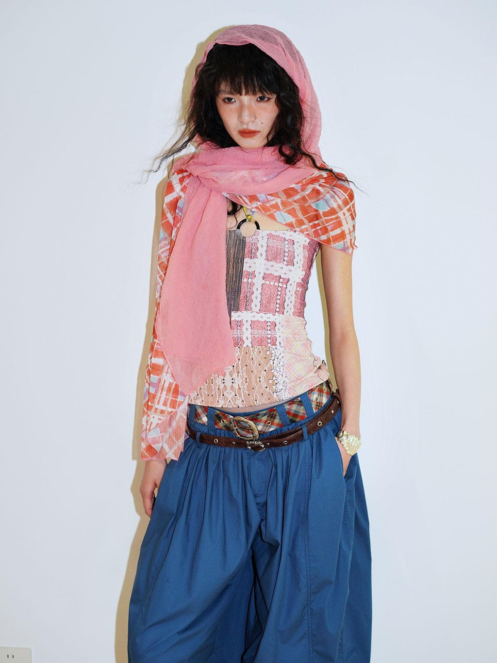 badtaste Pink Retro Print Halter Multiway U Neck Slim Fit Women's Camisoles
