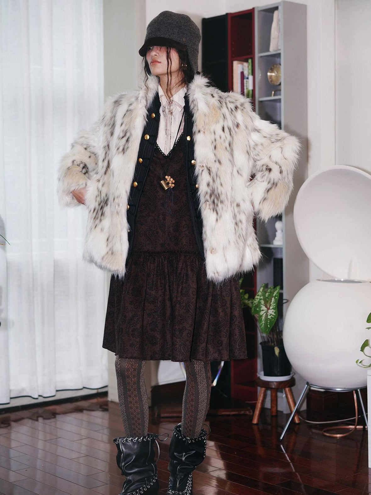 badtaste Plush Faux Bobcat Vintage Short Stand Collar Loose Women's Faux Fur Coats