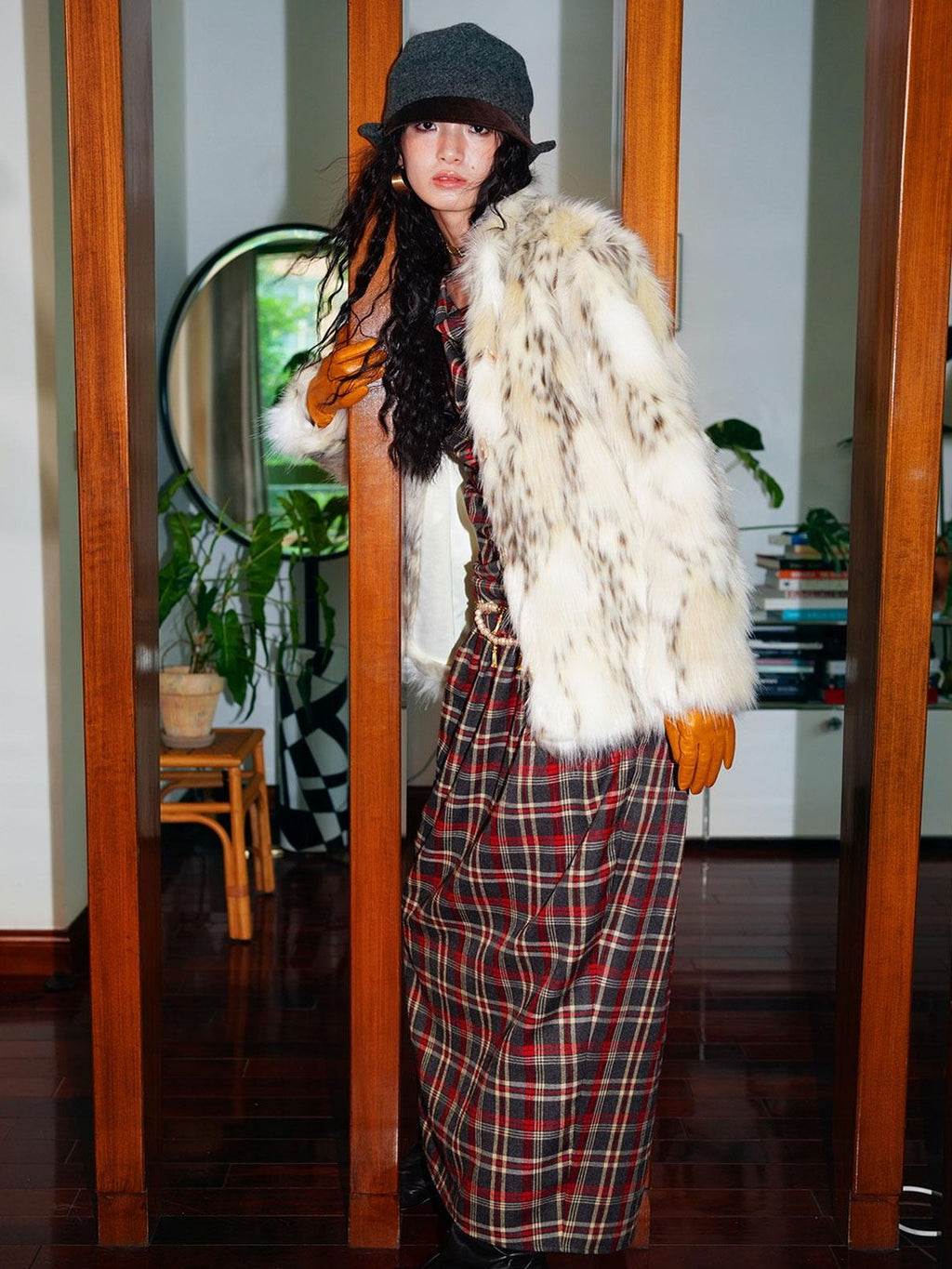 badtaste Plush Faux Bobcat Vintage Short Stand Collar Loose Women's Faux Fur Coats