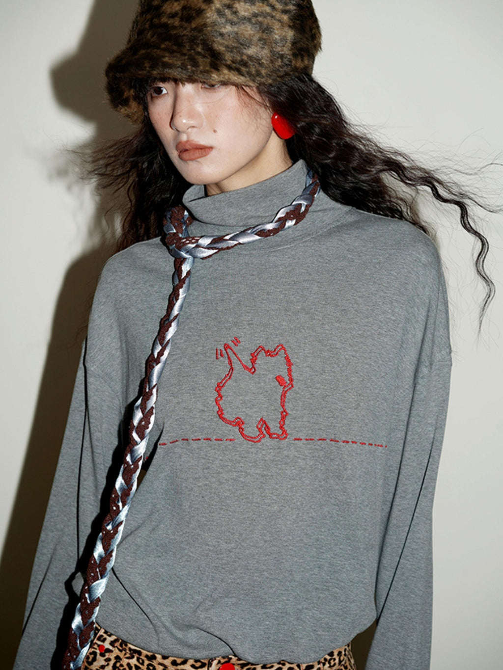 badtaste Solid West Highland Terrier Embroidered Oversized Women's Pullover Sweaters
