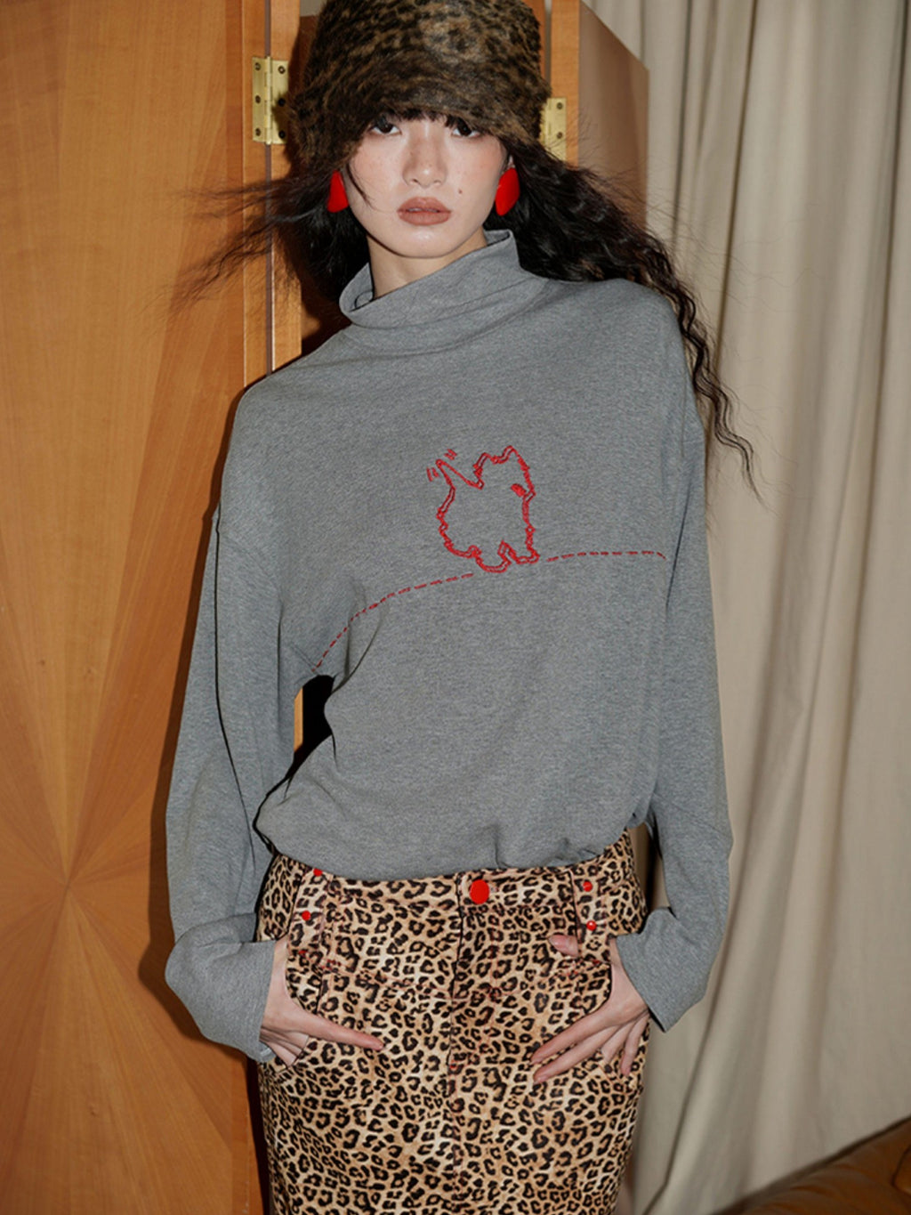 badtaste Solid West Highland Terrier Embroidered Oversized Women's Pullover Sweaters