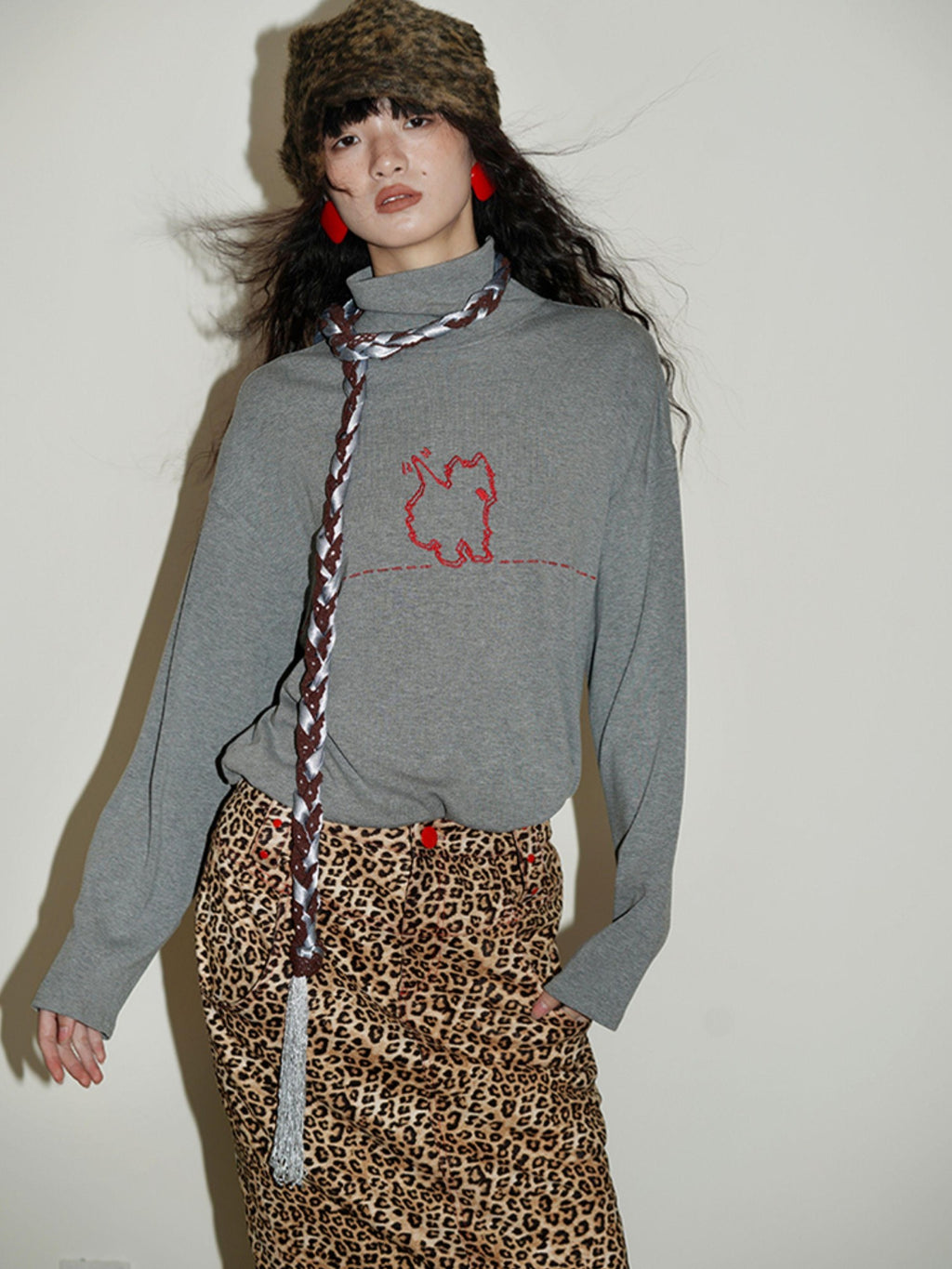 badtaste Solid West Highland Terrier Embroidered Oversized Women's Pullover Sweaters