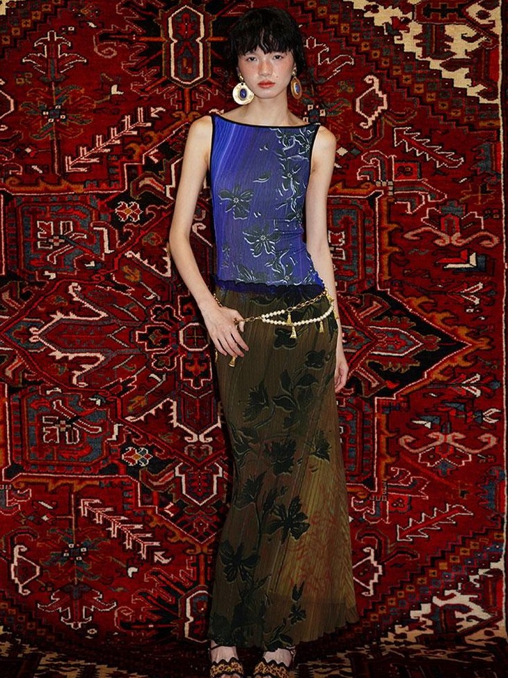 badtaste Vintage Print Pleated Open Back Women's Stretch Knit Casual Maxi Dresses