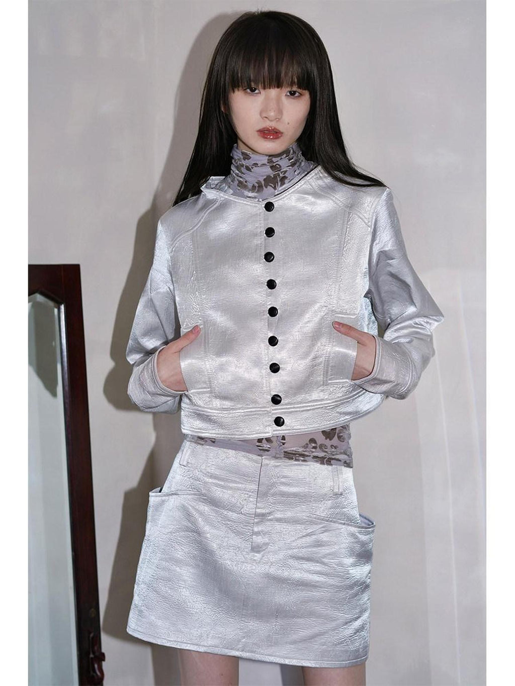 badtaste Western Shimmer Pleated Solid Short Stand Collar Button Women's Cropped Jackets