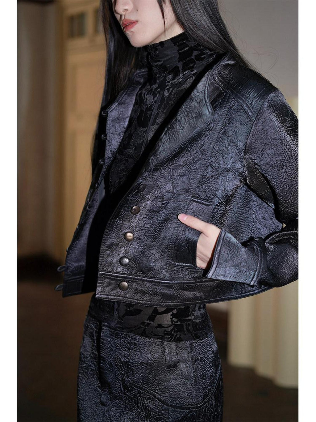 badtaste Western Shimmer Pleated Solid Short Stand Collar Button Women's Cropped Jackets