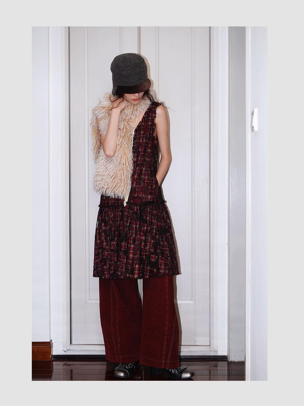 badtaste Western Vintage Lace Spliced V-neck Sleeveless Women's Suede Slip Midi Dresses