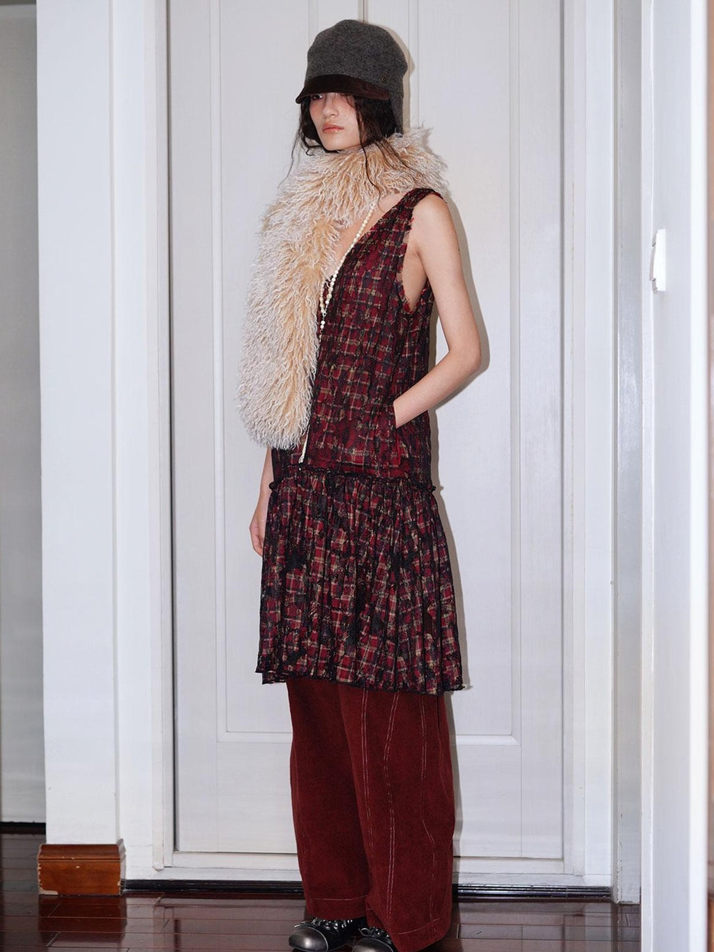 badtaste Western Vintage Lace Spliced V-neck Sleeveless Women's Suede Slip Midi Dresses