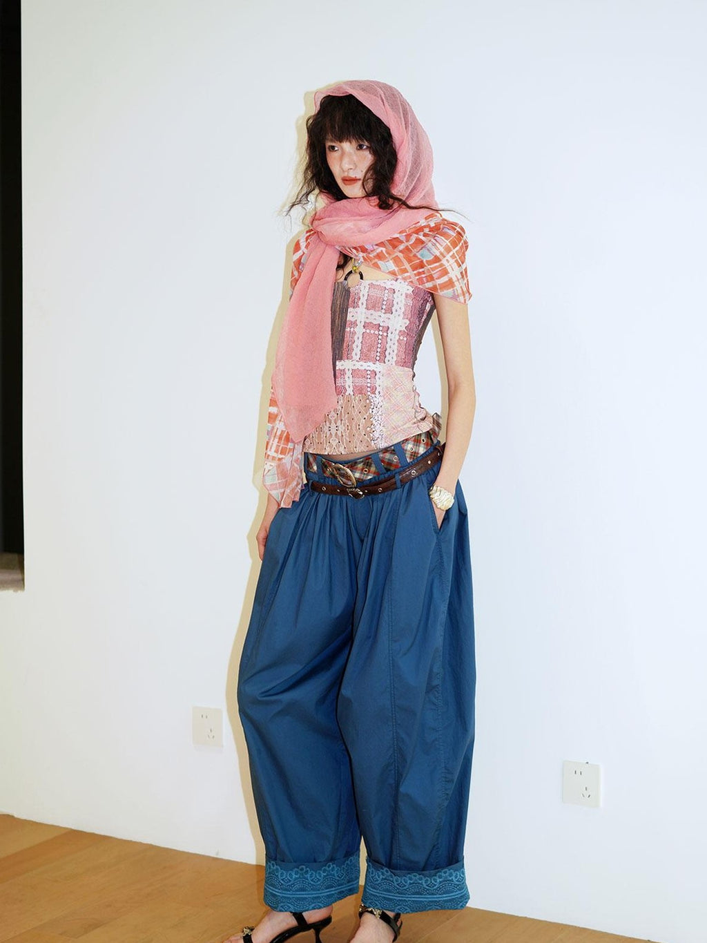 badtaste Western Vintage Solid Balloon Silhouette Cinched Cuff Women's Wide-leg Pants