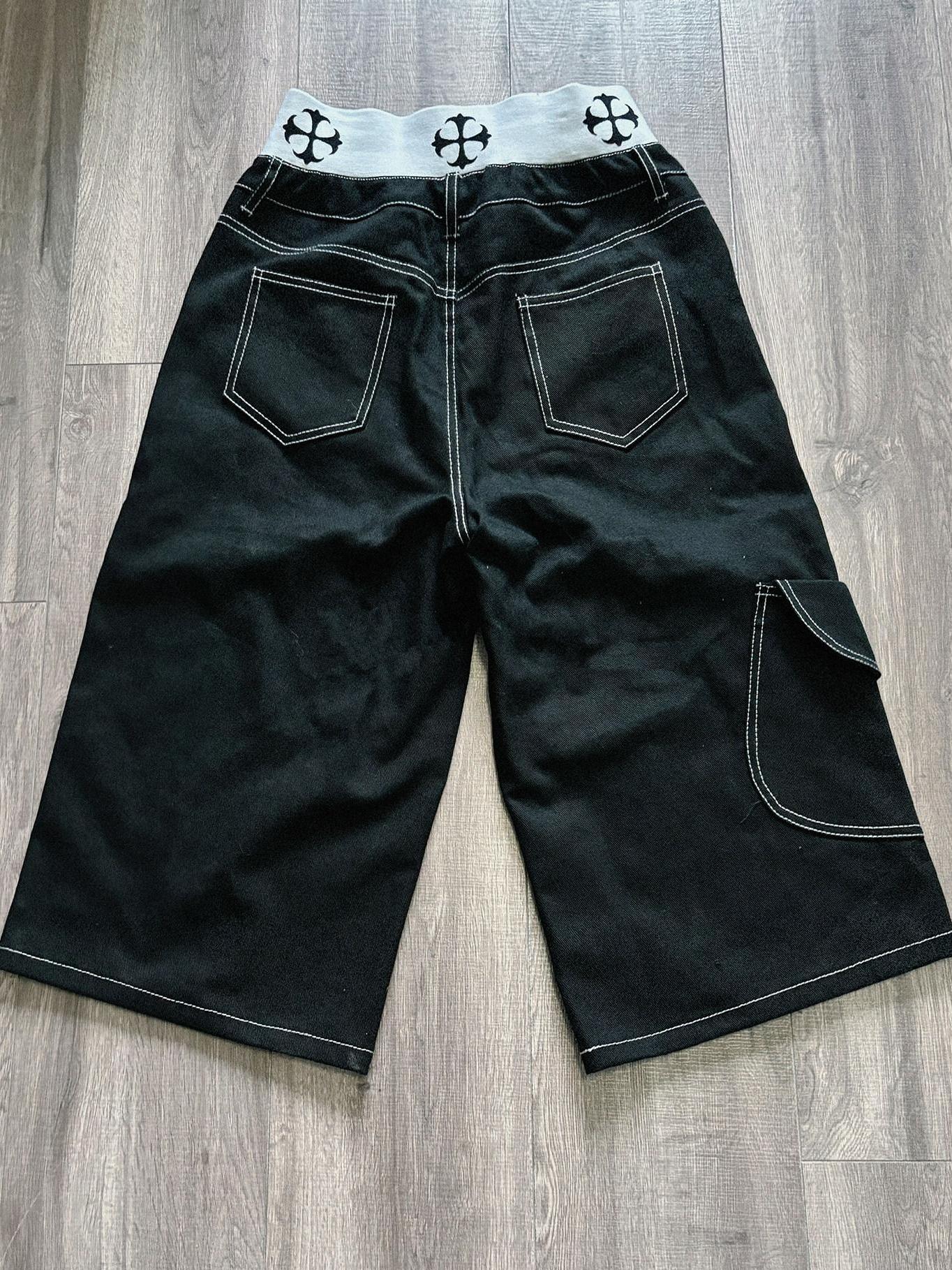 PAIKI 100 Percent Cotton Loose Fit Pocket Topstitch Mid Rise Men Casual Short Trousers