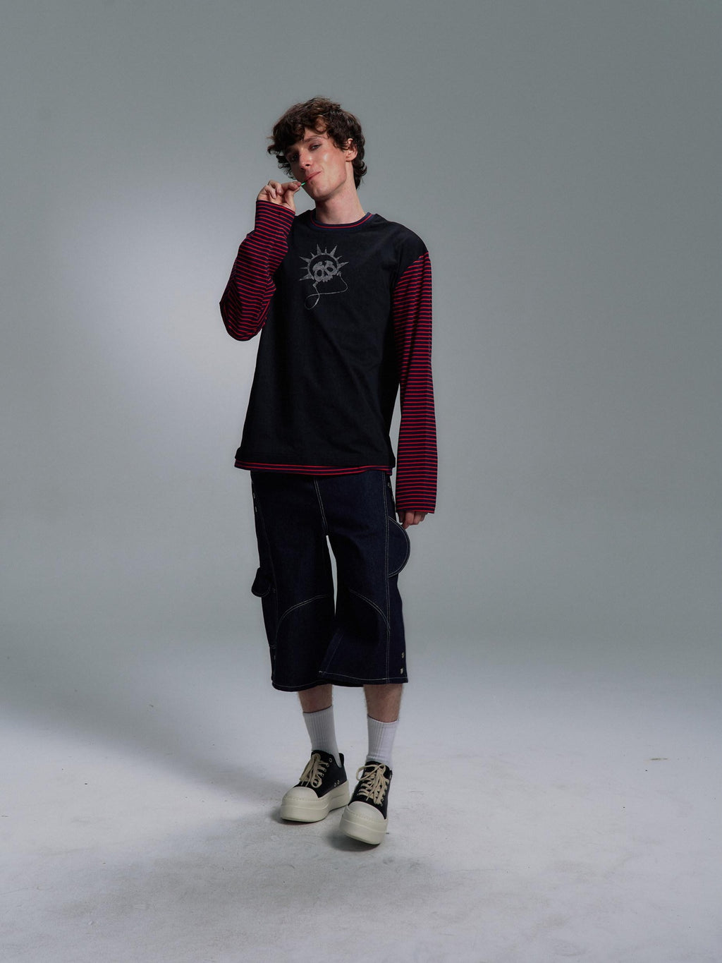 PAIKI 100 Percent Cotton Loose Fit Pocket Topstitch Mid Rise Men Casual Short Trousers