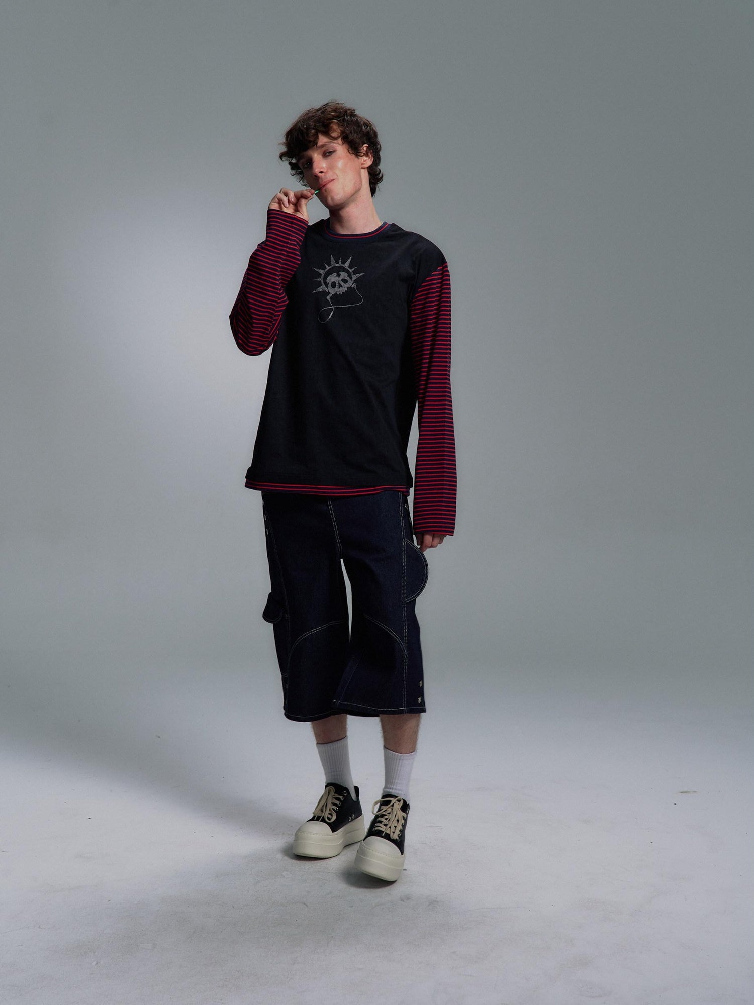 PAIKI 100 Percent Cotton Loose Fit Pocket Topstitch Mid Rise Men Casual Short Trousers
