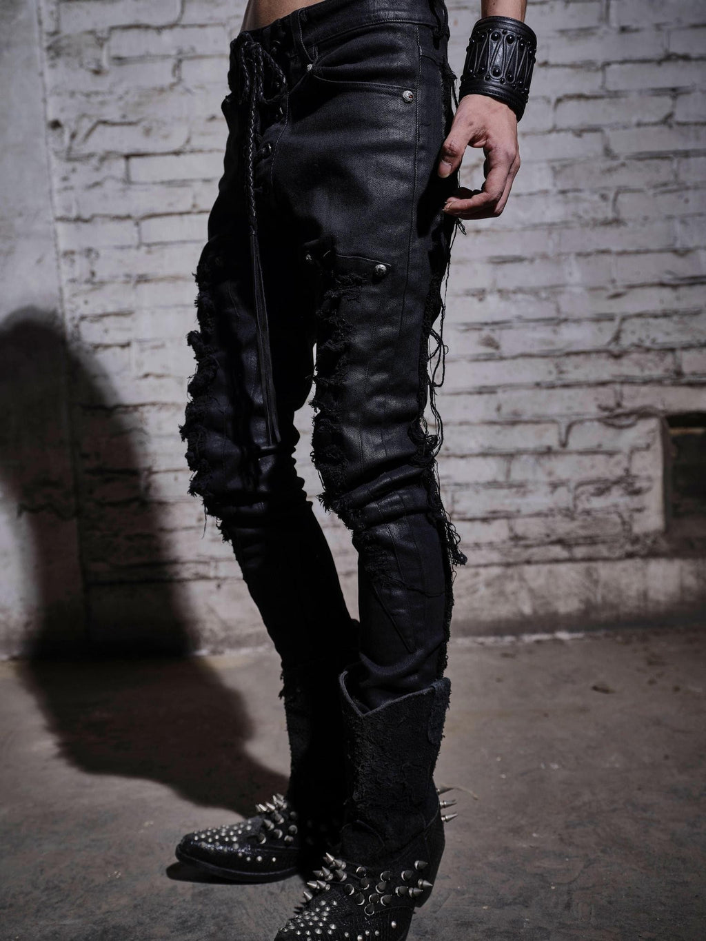The space between Us Scar Detail Distressed Drawstring Slim Fitted Women's Waxed Skinny Pants