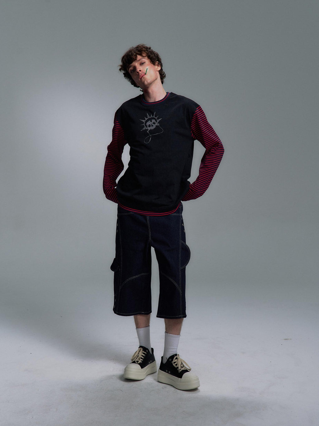 PAIKI 100 Percent Cotton Loose Fit Pocket Topstitch Mid Rise Men Casual Short Trousers