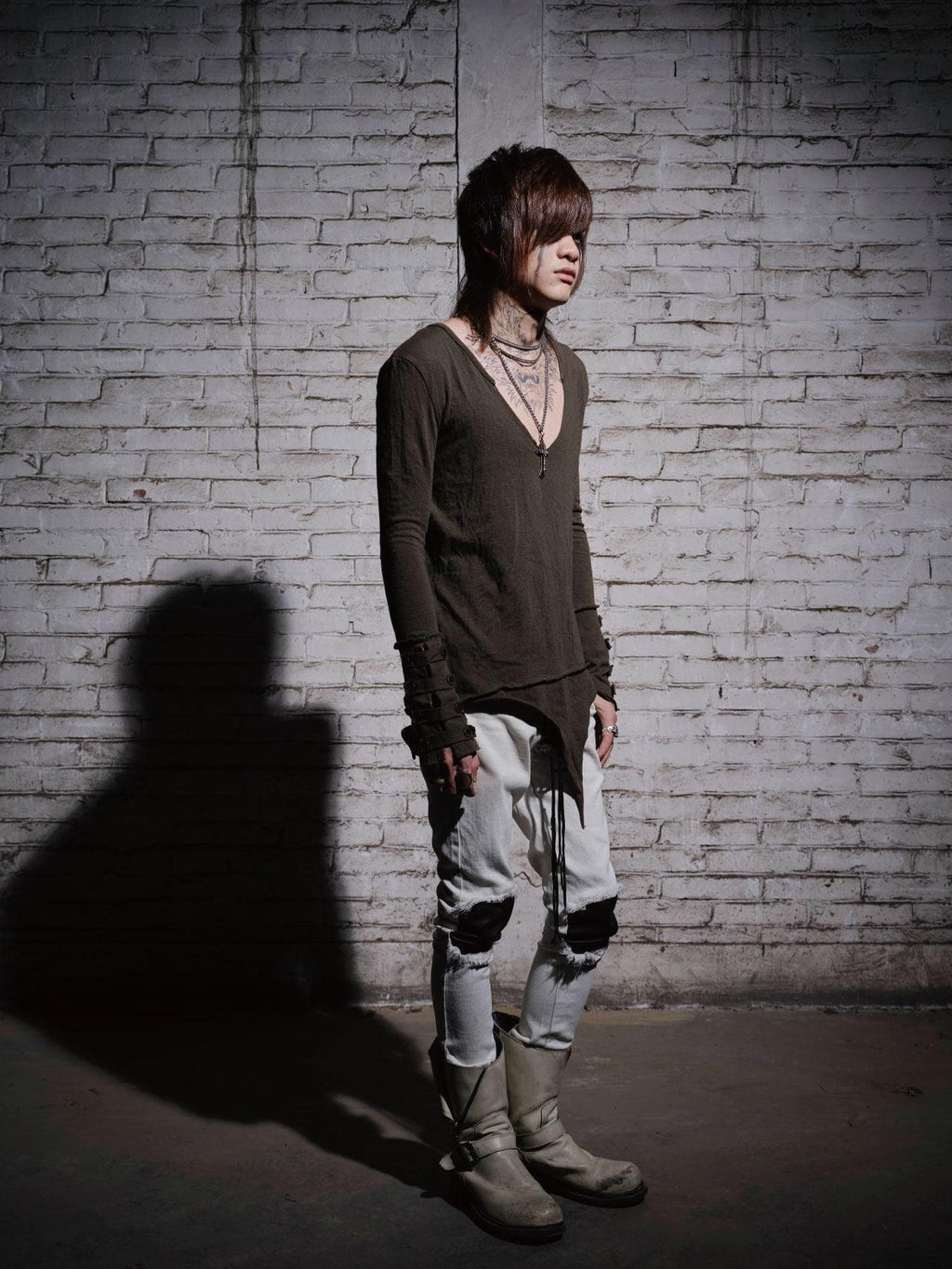 The space between Us Wasteland Asymmetric V-neck Slim Women's Cotton Long Sleeve T-shirts