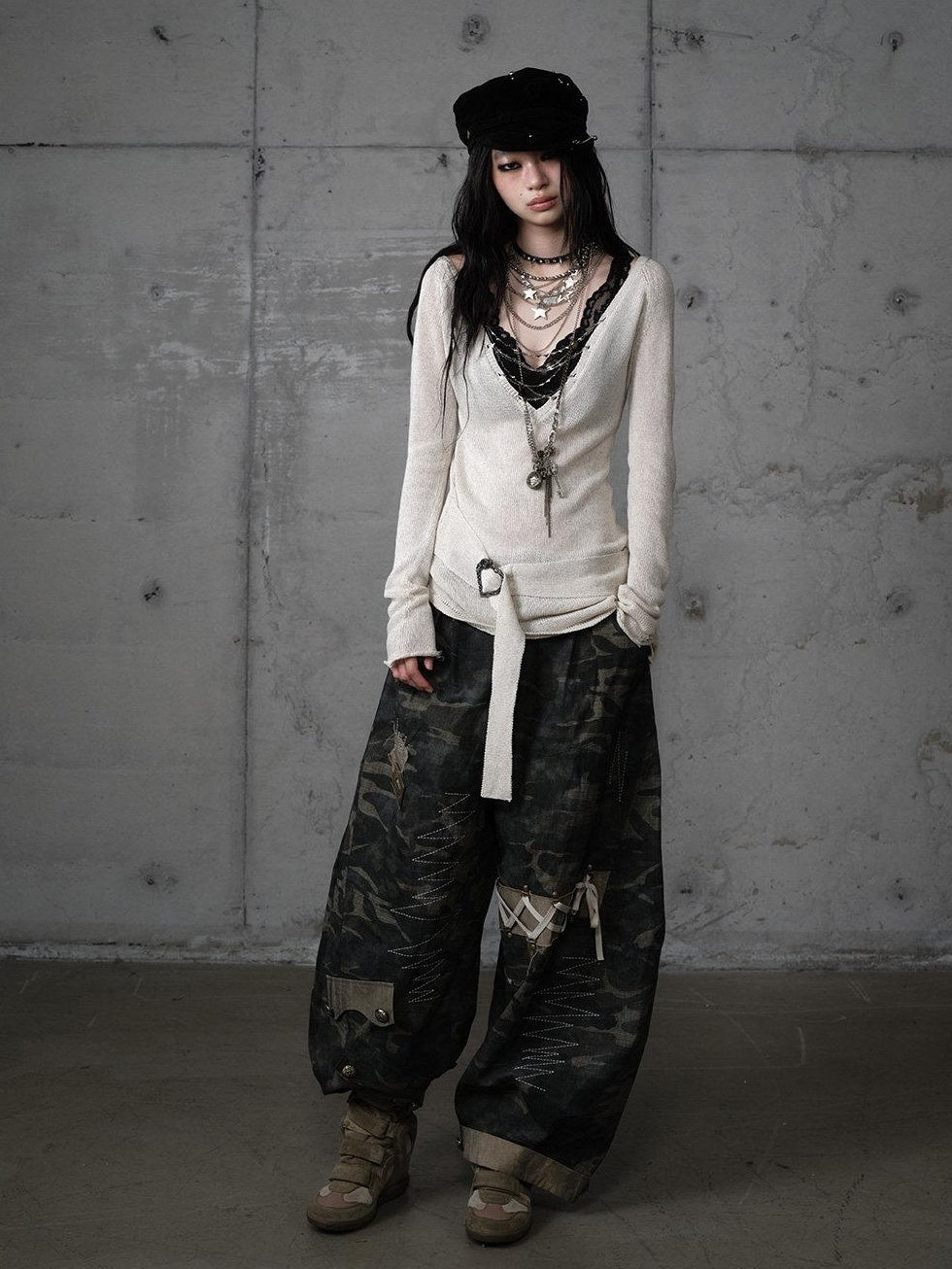NO ROMANCE Embroidered Cotton Camo Casual Mid Rise Curved Cut Teen Girls Wide-Leg Pants