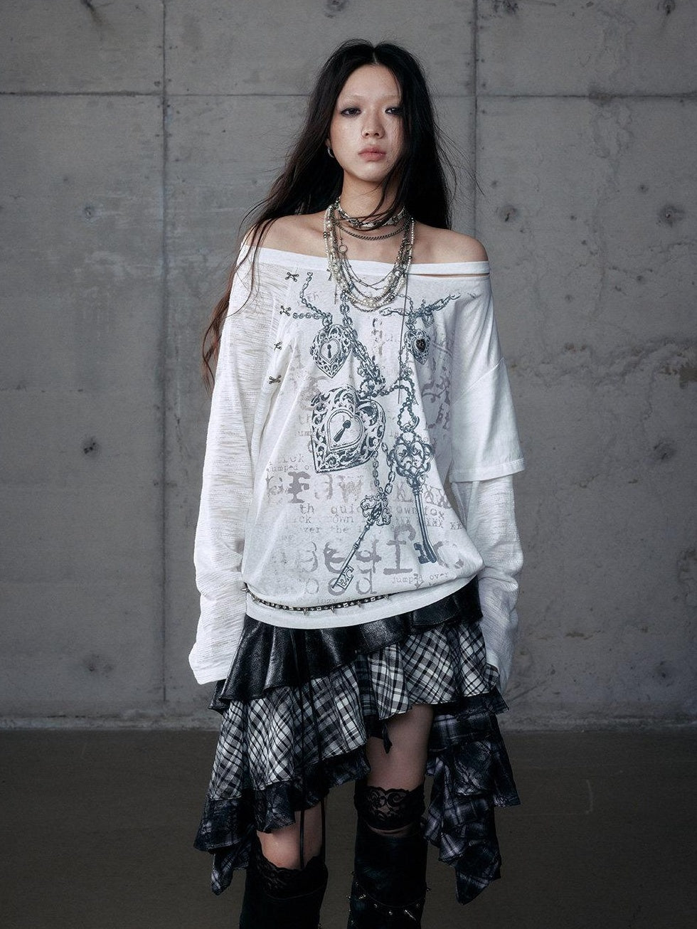 NO ROMANCE Oversized Punk Graphic Boat Neck Womens Print Long Sleeve T-Shirts