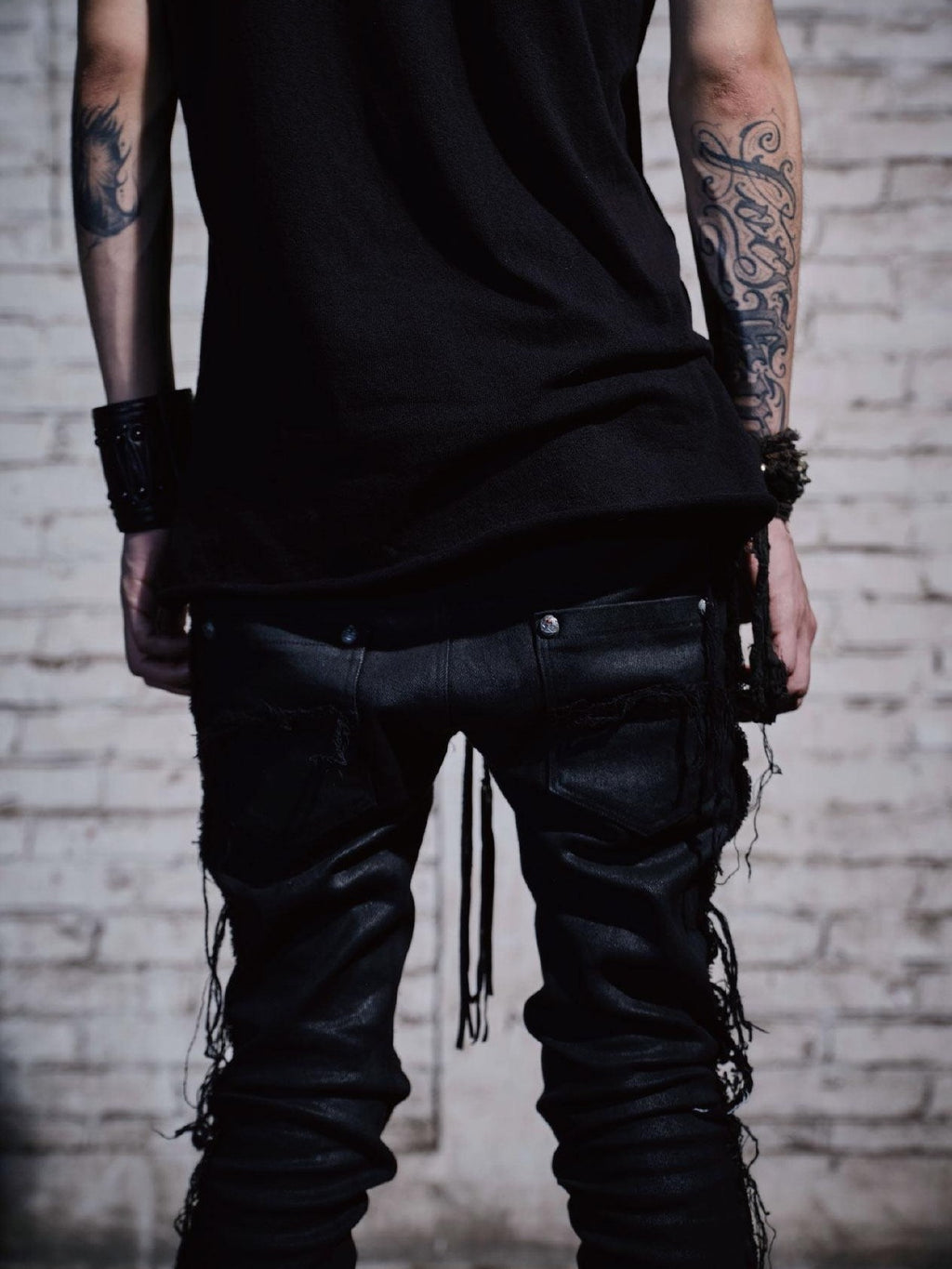 The space between Us Scar Detail Distressed Drawstring Slim Fitted Women's Waxed Skinny Pants