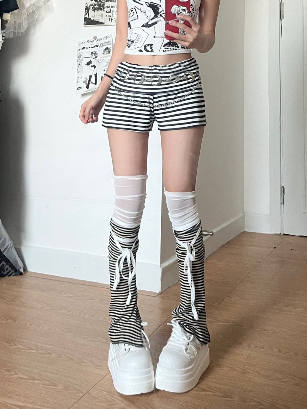 linzerooo_Black_White_Striped_Color_Block_Fold_Waist_Women's_Polyester_Low-rise_Shorts_814523484486_MISSTT