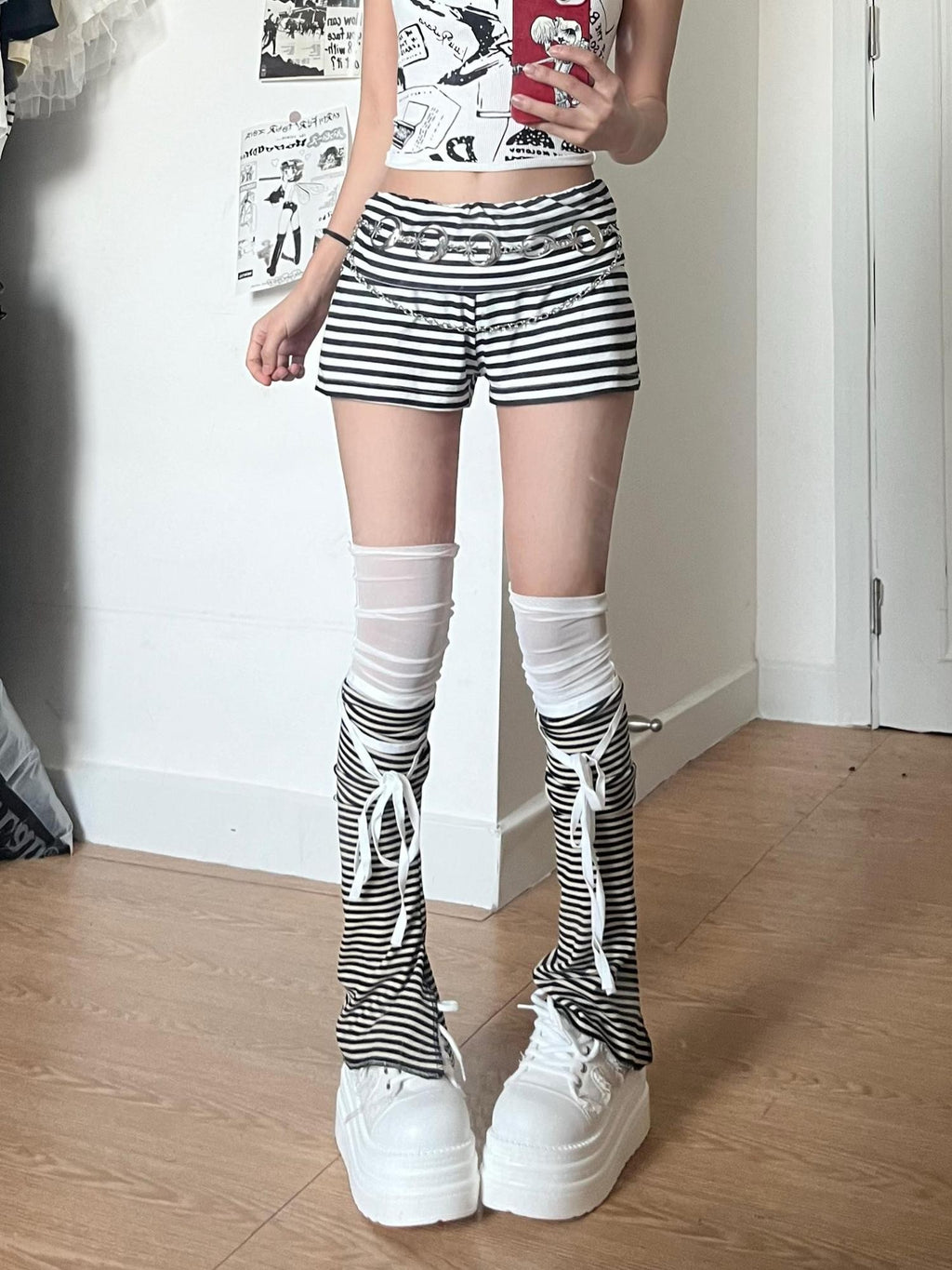 linzerooo Black White Striped Color Block Fold Waist Women's Polyester Low-rise Shorts