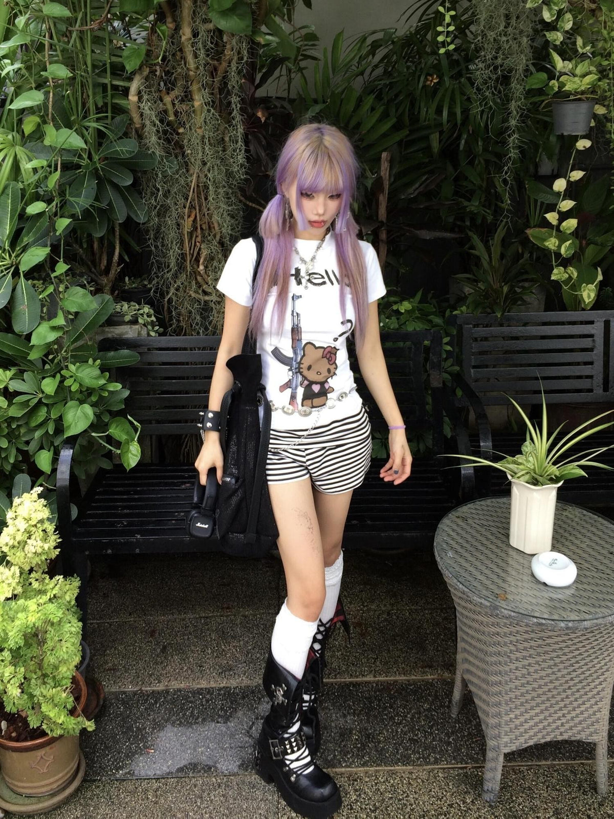 linzerooo Black White Striped Color Block Fold Waist Women's Polyester Low-rise Shorts