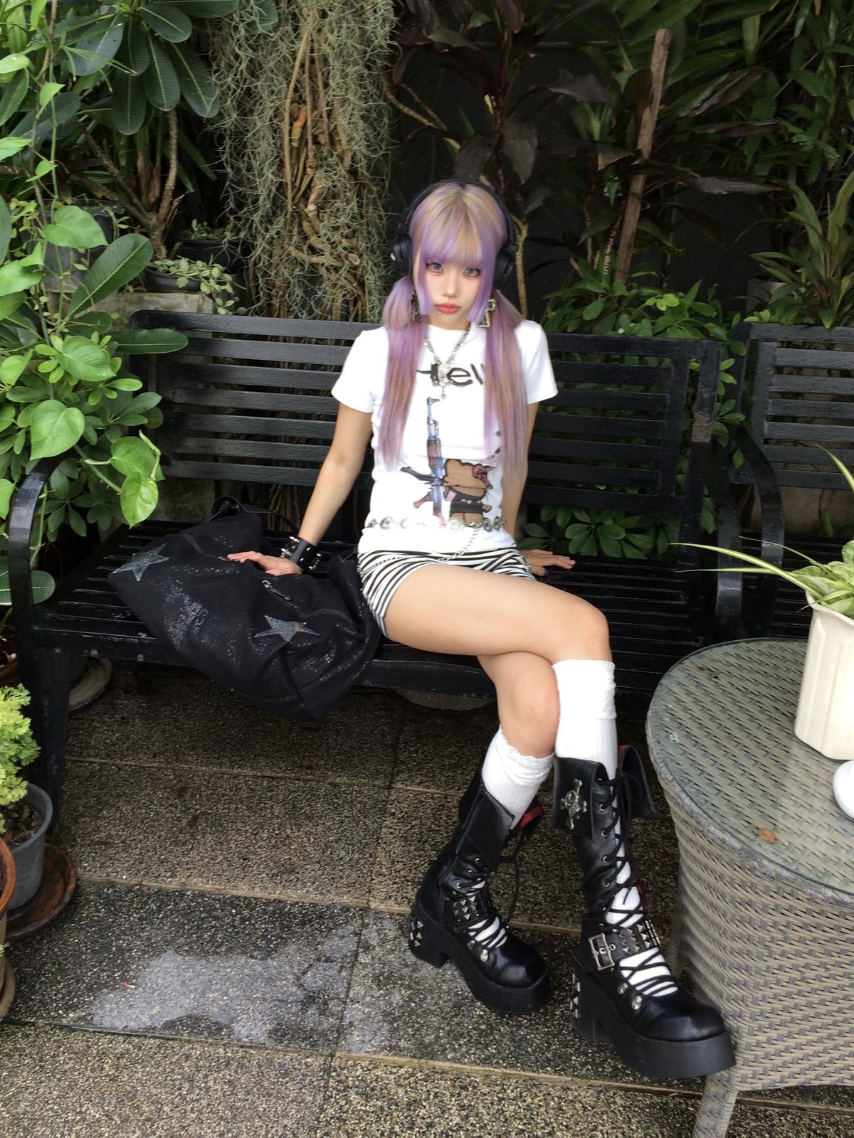 linzerooo Black White Striped Color Block Fold Waist Women's Polyester Low-rise Shorts