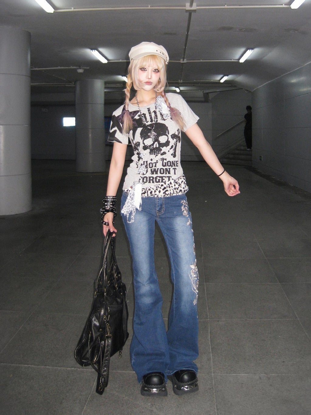 linzerooo Rose Blue Embroidered Slim Fit Women's Cotton Blend Bootcut Jeans