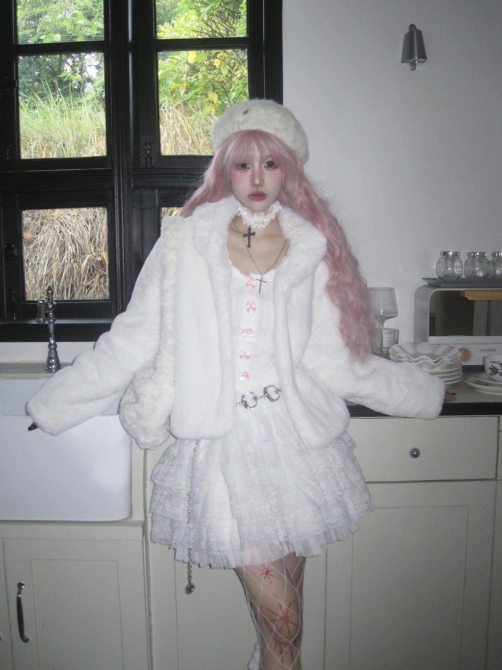 linzerooo Y2k Fuzzy Faux Fur White Women's Sweet Style Puffer Jackets