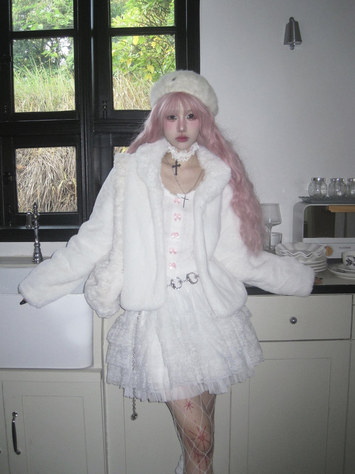 linzerooo Y2k Fuzzy Faux Fur White Women's Sweet Style Puffer Jackets