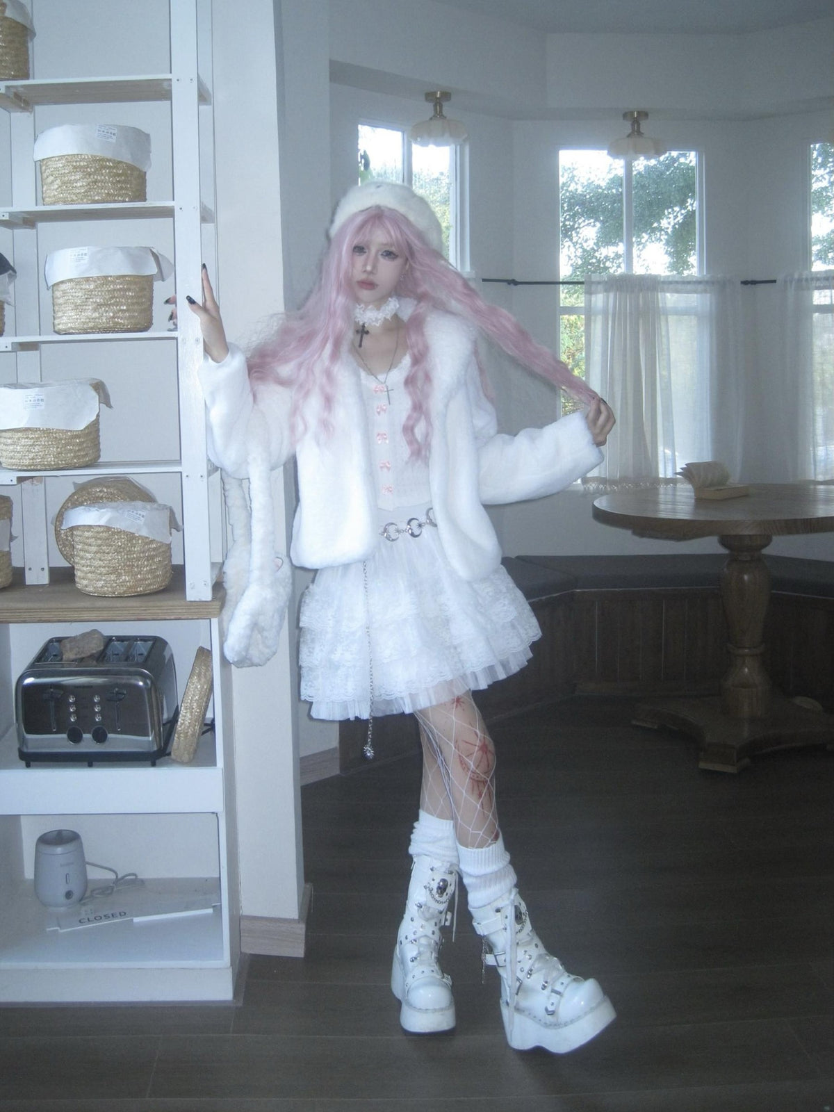 linzerooo Y2k Fuzzy Faux Fur White Women's Sweet Style Puffer Jackets