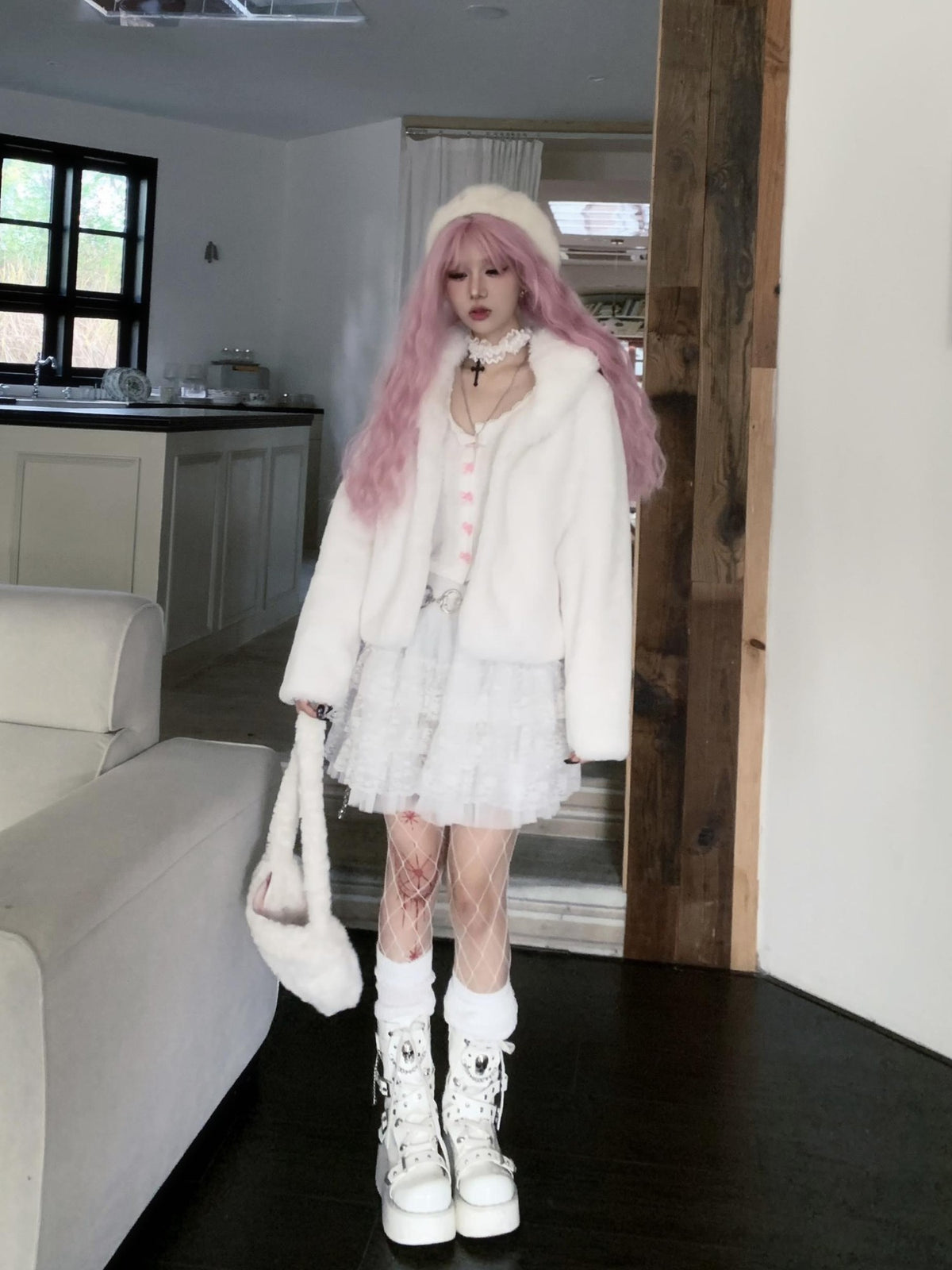 linzerooo Y2k Fuzzy Faux Fur White Women's Sweet Style Puffer Jackets