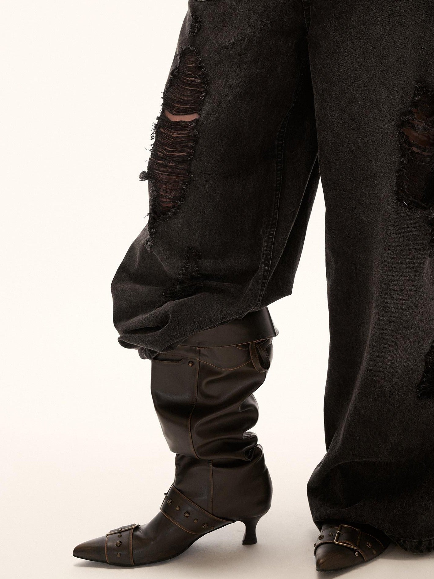 mamc Black Frayed Hem Ripped Loose Fit Women's Cotton Straight-leg Jeans