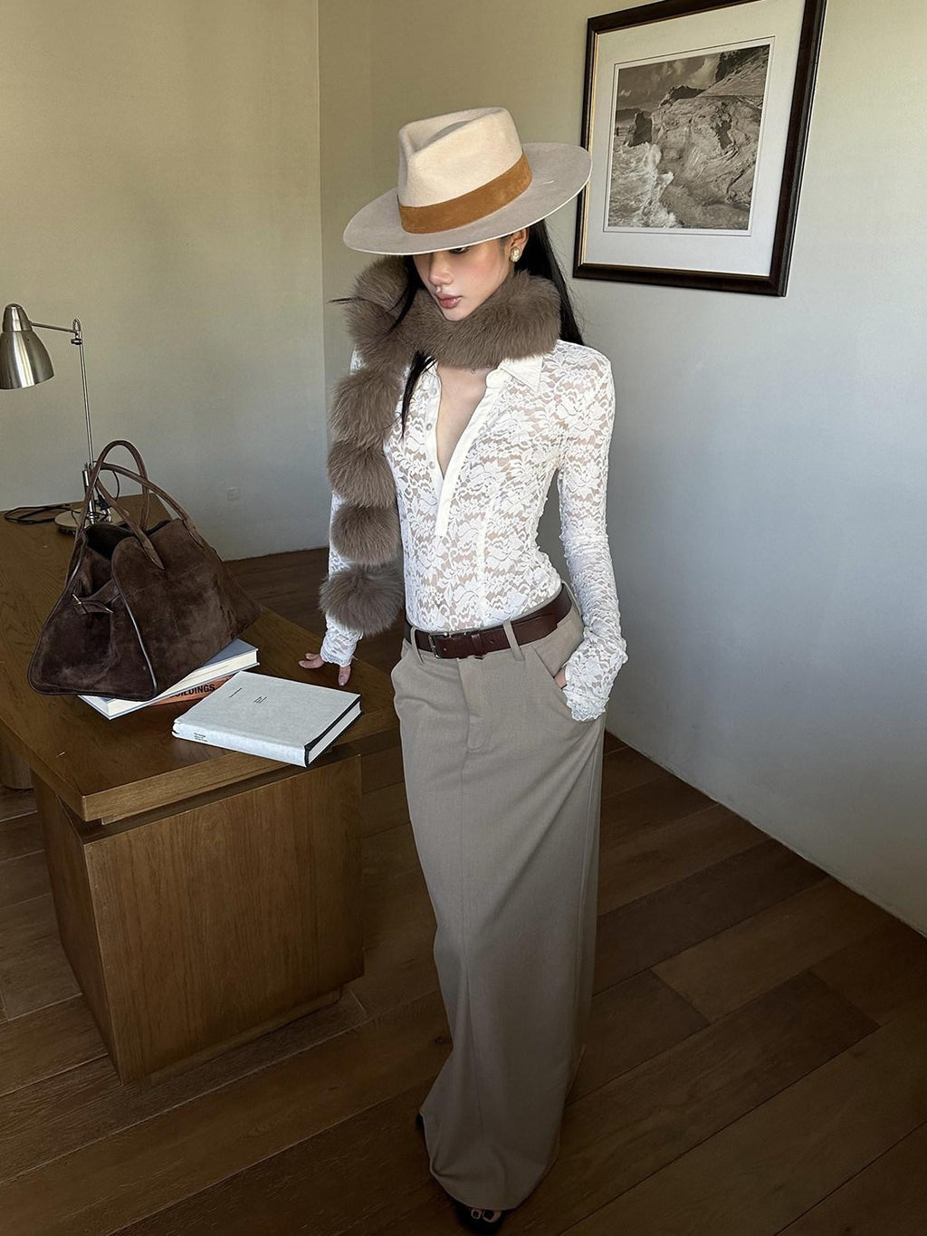 rovente Apricot Lace V-neck Slim Knit Women's Nylon Spandex Long Sleeve T-shirts