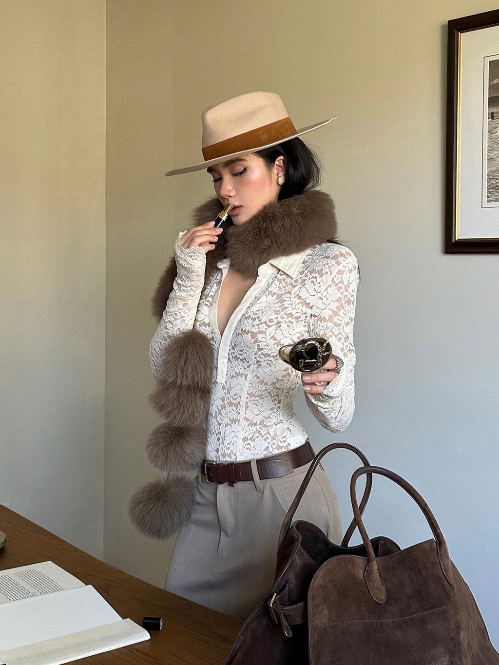 rovente Apricot Lace V-neck Slim Knit Women's Nylon Spandex Long Sleeve T-shirts