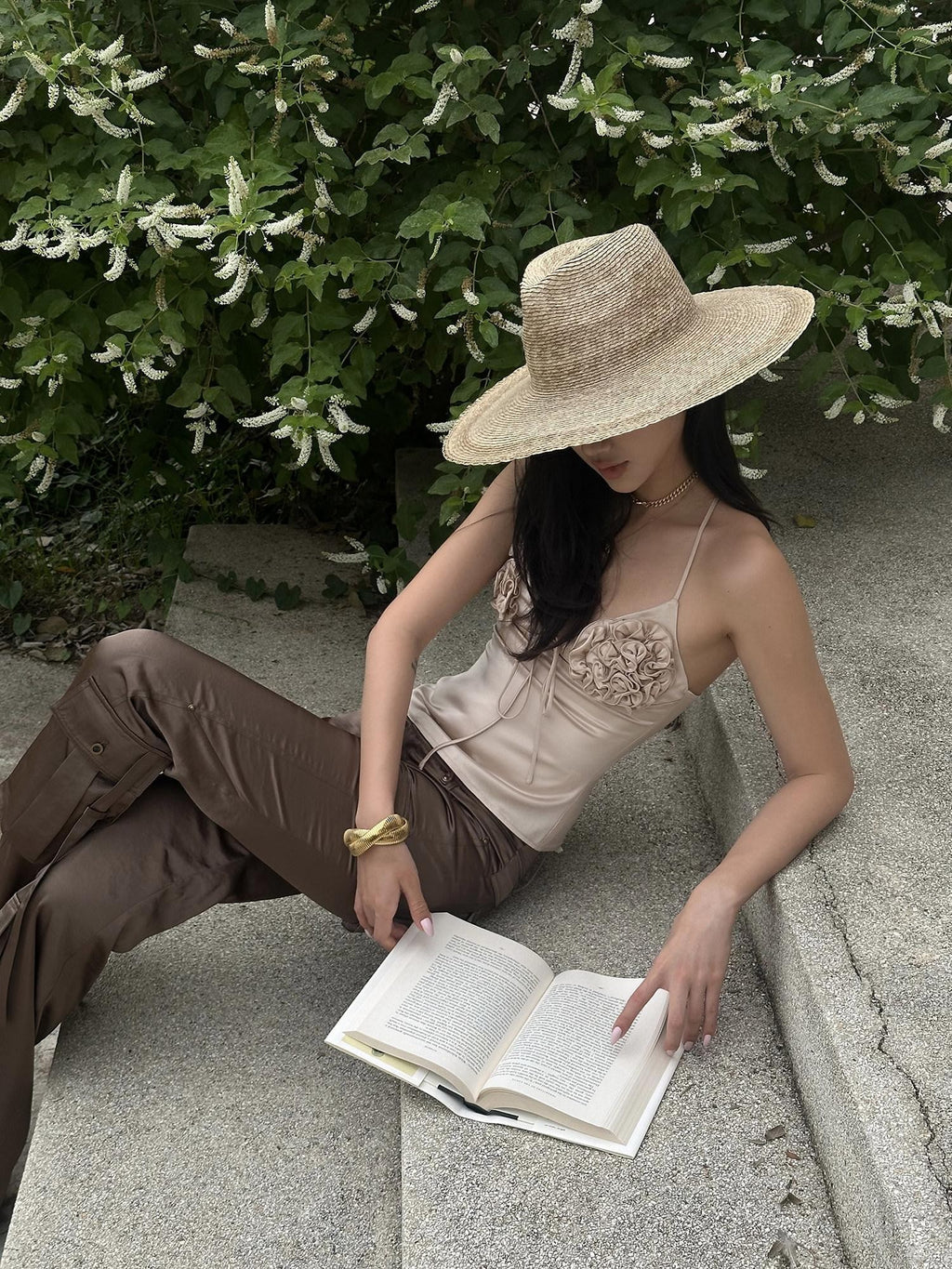 rovente Apricot Sleeveless V-neck Slim Fit Short Women's Acetate Camisoles
