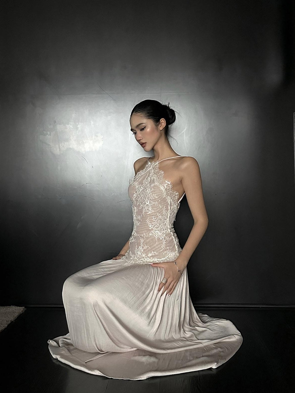 rovente Backless Lace Splice Cinched Waist Women's Halter Maxi Dresses