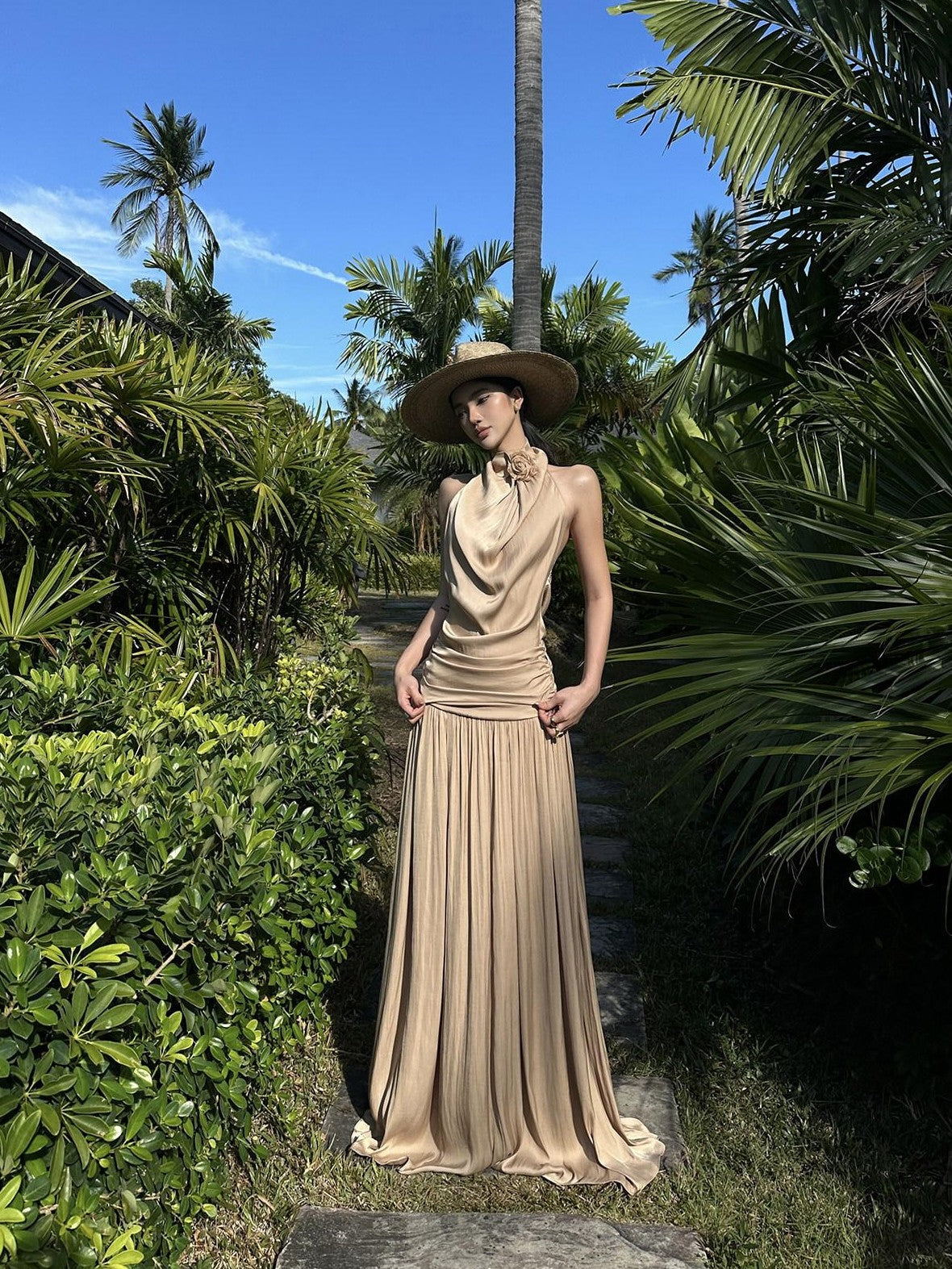 rovente Beach Elegant Draped Neckline Backless Women's Halter Maxi Dresses