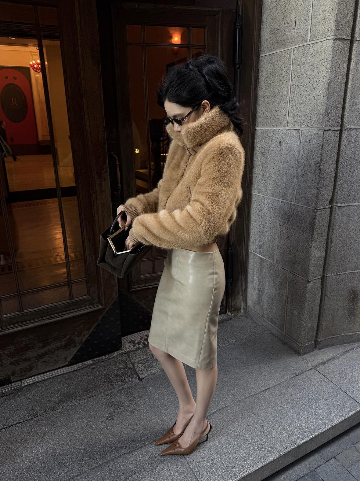 rovente Beige Front Zip Bodycon Pu Women's Midi Skirts