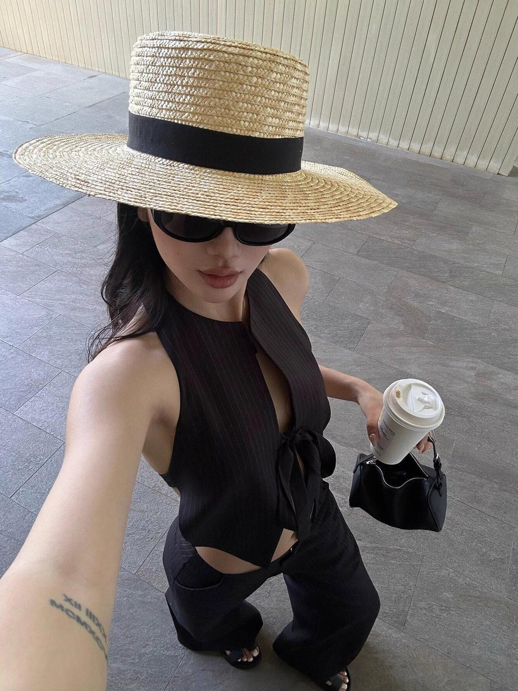 rovente Black Backless Cropped Sleeveless Solid Women's Polyester Halter Tops