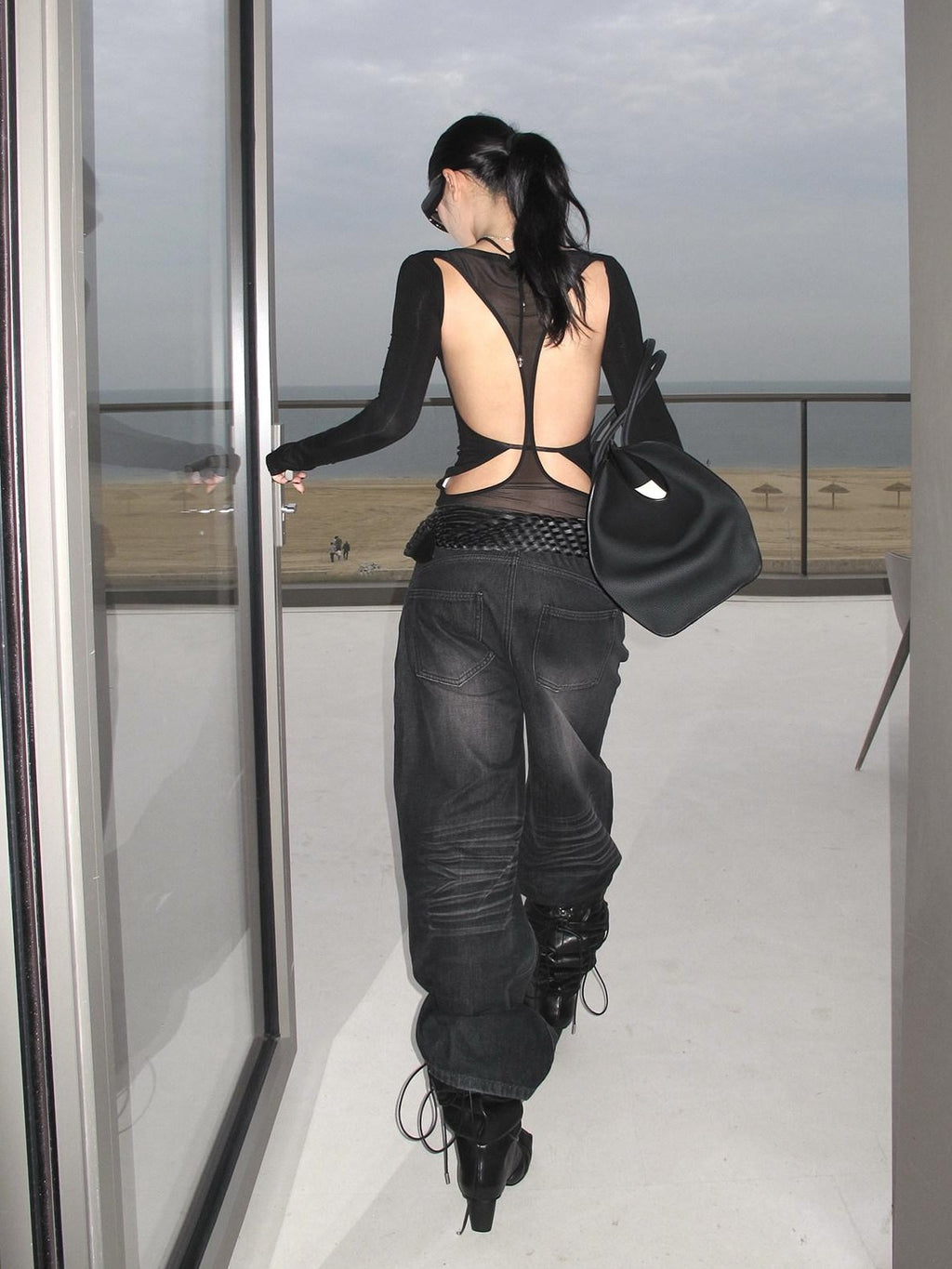 rovente Black Backless Slim Waist Shaping Women's Acetate Blend Long Sleeve T-shirts