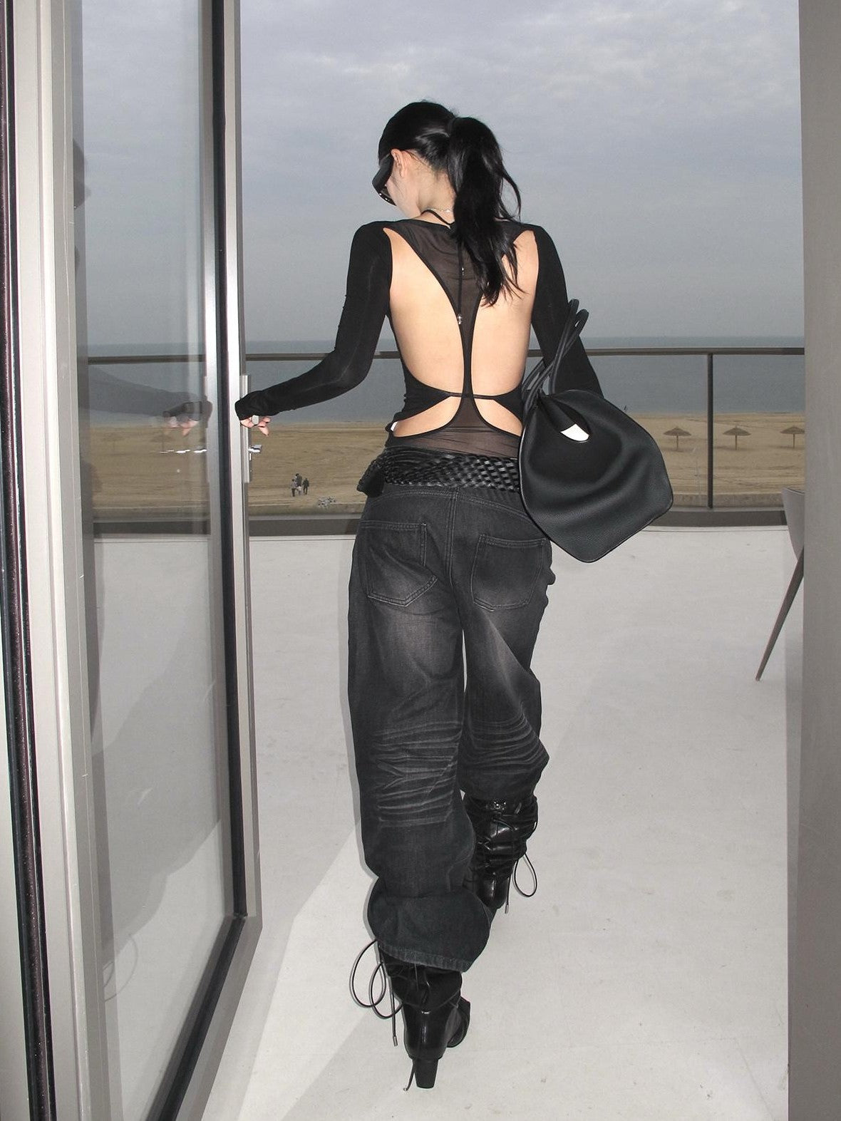 rovente Black Backless Slim Waist Shaping Women's Acetate Blend Long Sleeve T-shirts