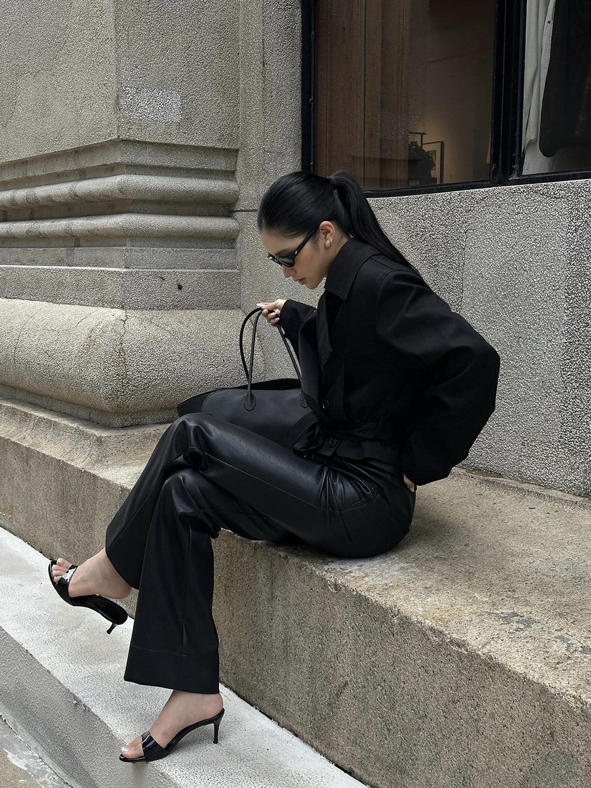 rovente Black Blazer Collar Belted Relaxed Women's Cotton Short Trench Coats